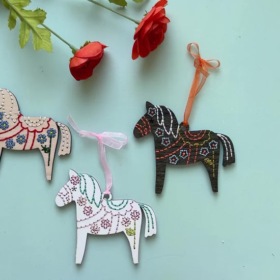 Dala horse embroidery ornament video