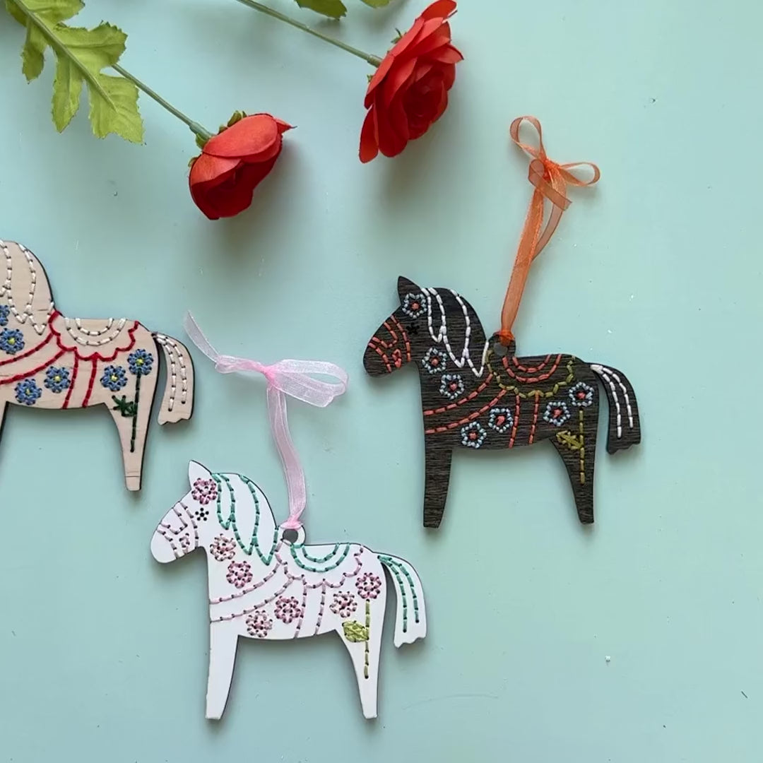 Dala horse embroidery ornament video